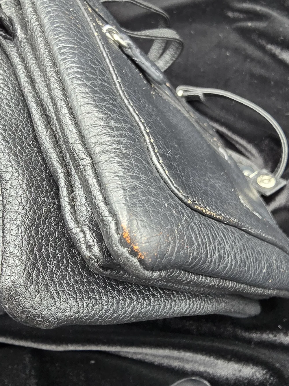 Giani Bernini's versatile crossbody Black Leather Crossbody Bag
